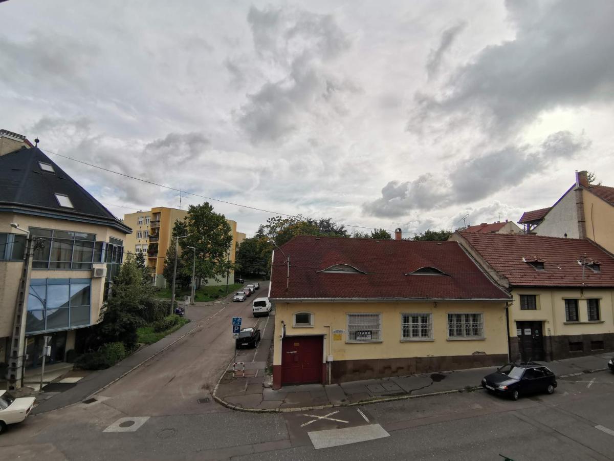 Sweet Life Apartman Егер Екстериор снимка