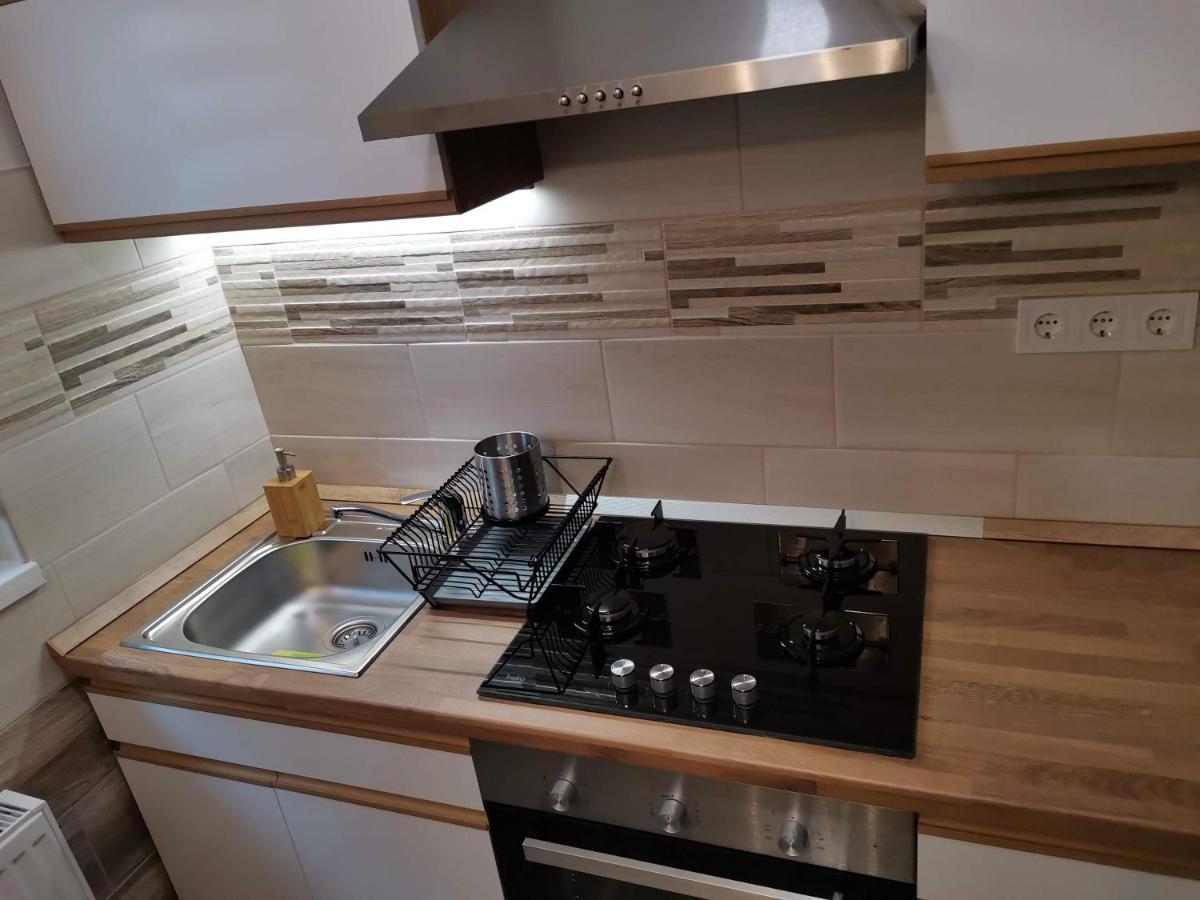 Sweet Life Apartman Егер Екстериор снимка